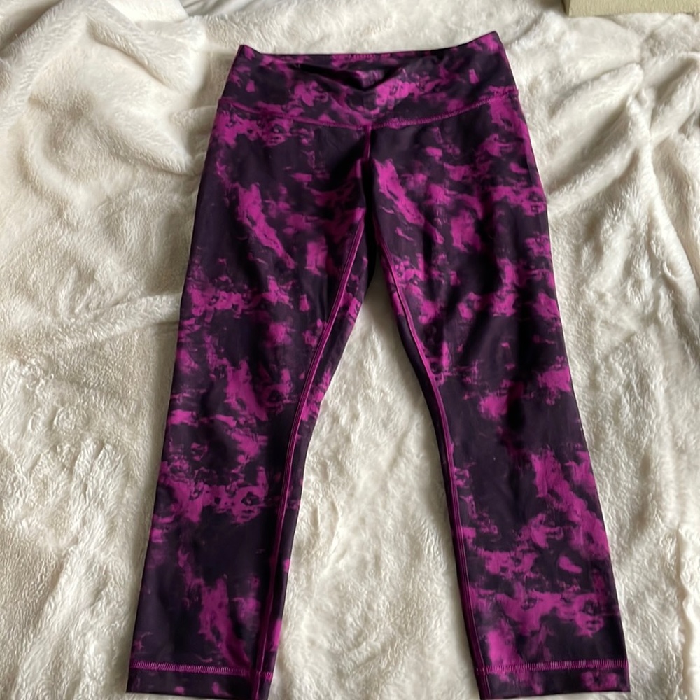 Lululemon crop style leggings